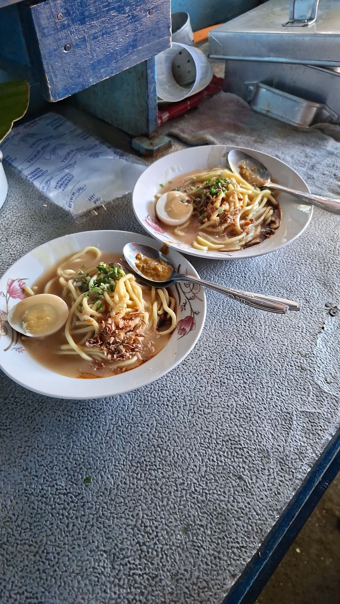 Mie Celor: Gurihnya Mi dalam Kuah Santan Udang Kental