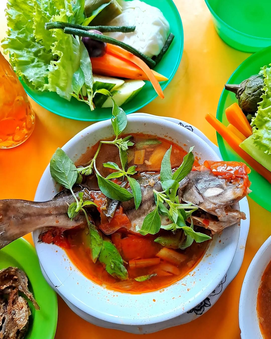 Pindang Baung: Gurih Asam Pedasnya Aroma Sungai Musi